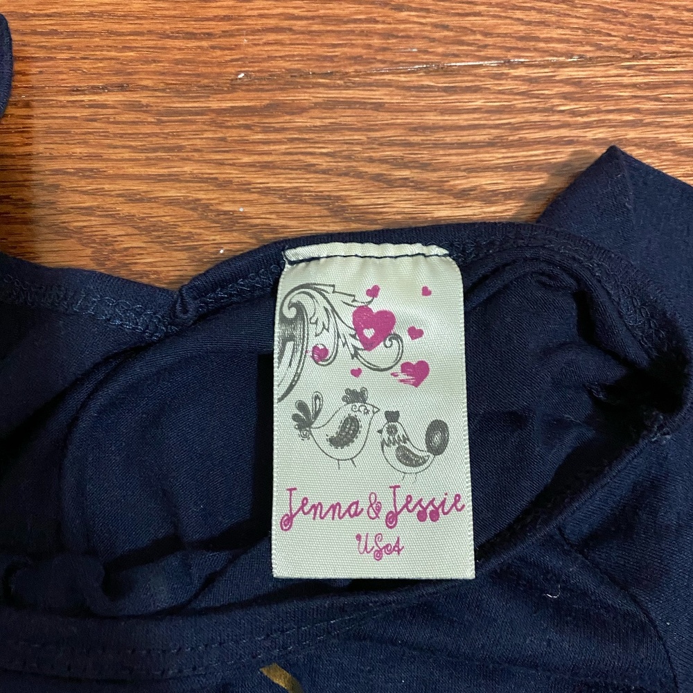 Jenna & Jessie T-Shirt - Picture 2 of 4